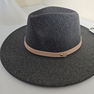 Icing Gray Fedora Hat with Tan Band L New Org.35.00